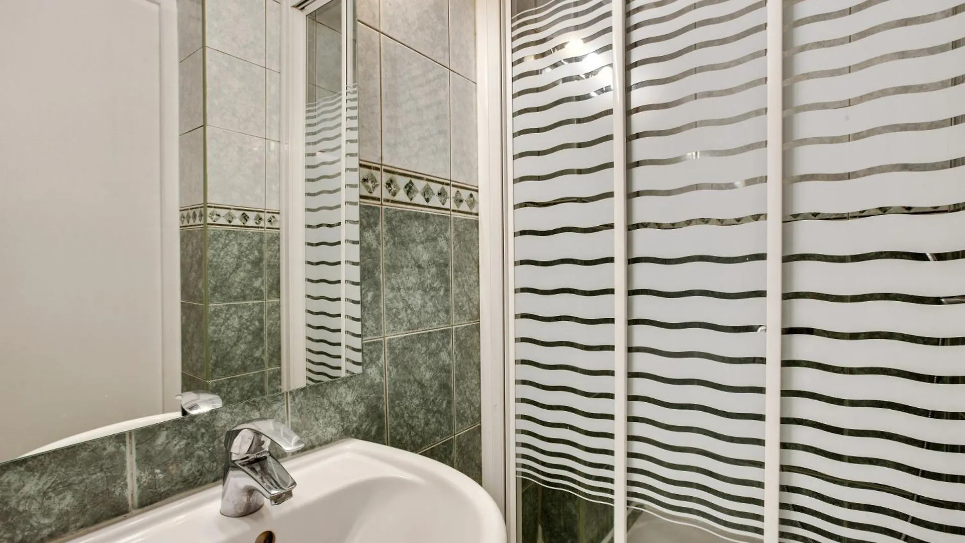 Apartamento Chic Studio With Terrace In