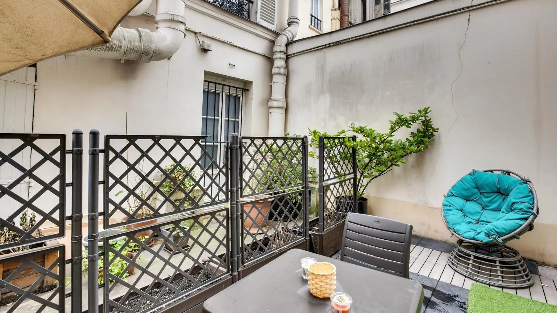 Chic Studio With Terrace In *