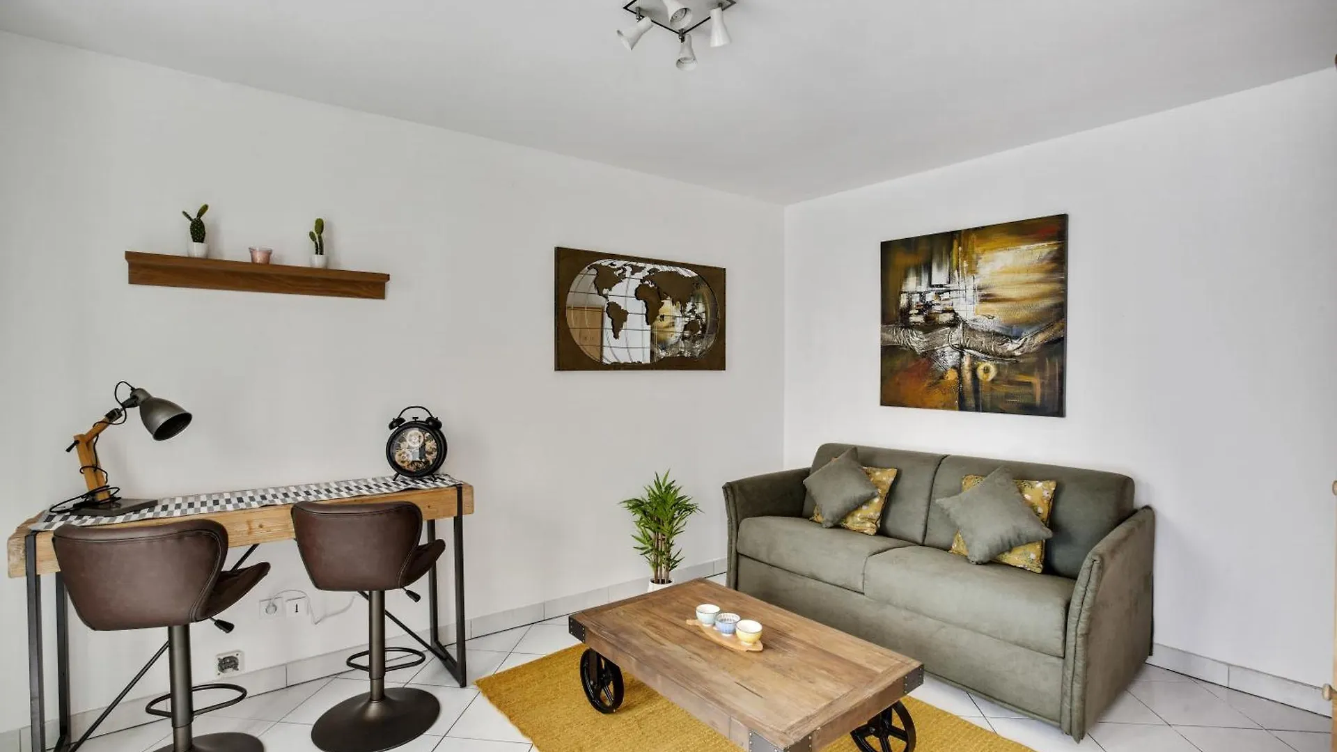 Chic Studio With Terrace In Apartment *